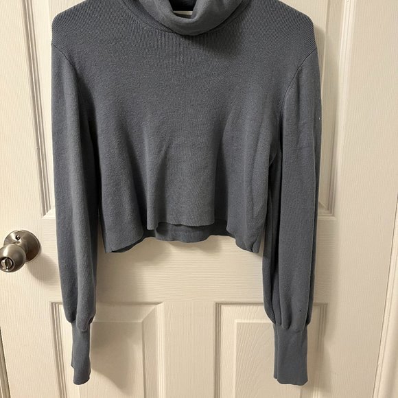 Aritzia Knit Turtleneck Crop - Picture 2 of 4